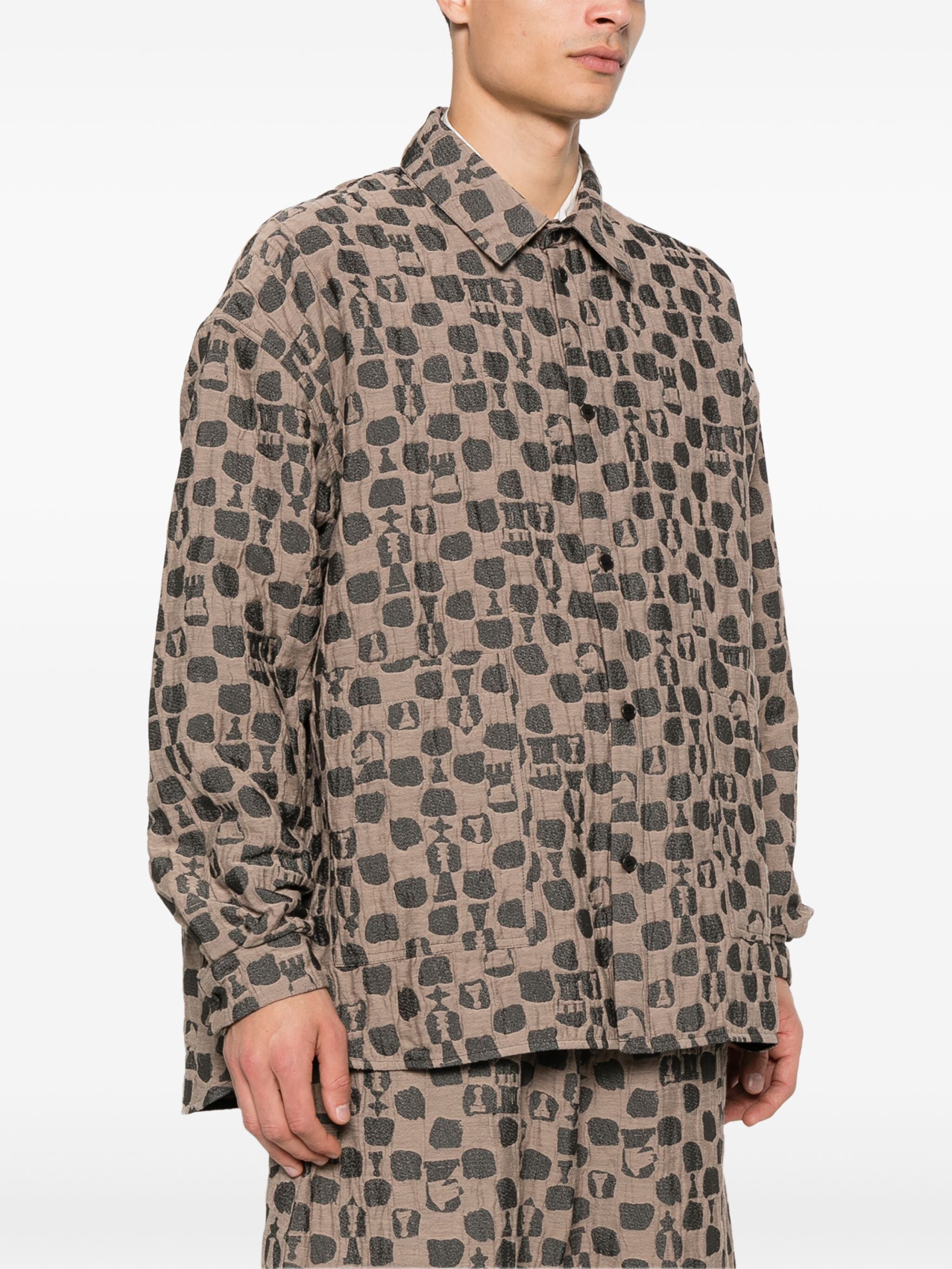 Henrik Vibskov Big shirt in brown black chess print - model
