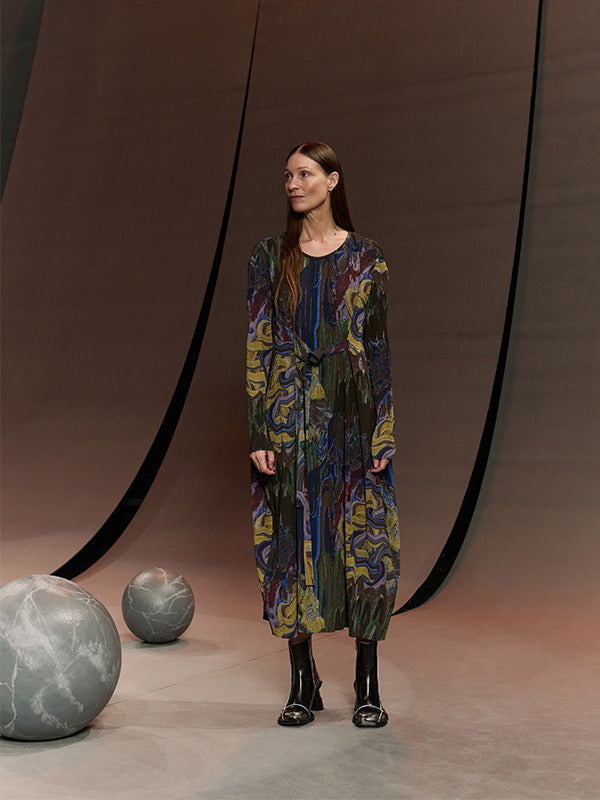 O Dress in Graphic Slopes Dark from Henrik Vibskov