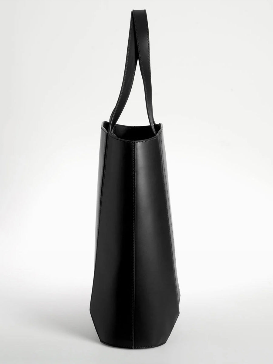 Hans - Black
Matte